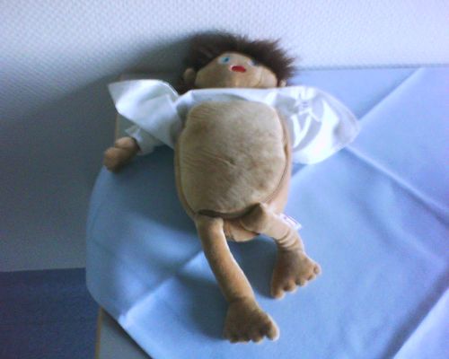 Puppe, entkleidet.