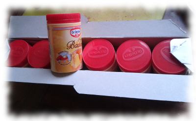 Sechs 100g-Dosen Backpulver.