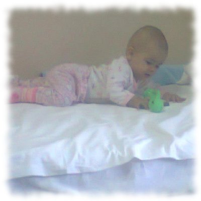 Aurela im Krankenhausbett.
