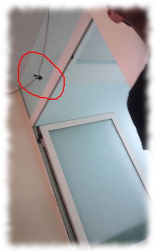 Provisorisch geflicktes Kabel in der Kinderklinik Tirana.
