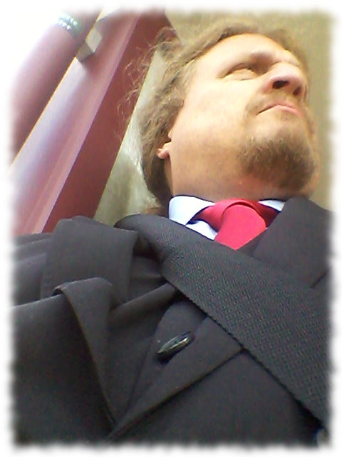 Ulf im PARTEIdress, letztlich einem Schaffner nicht unhnlich.