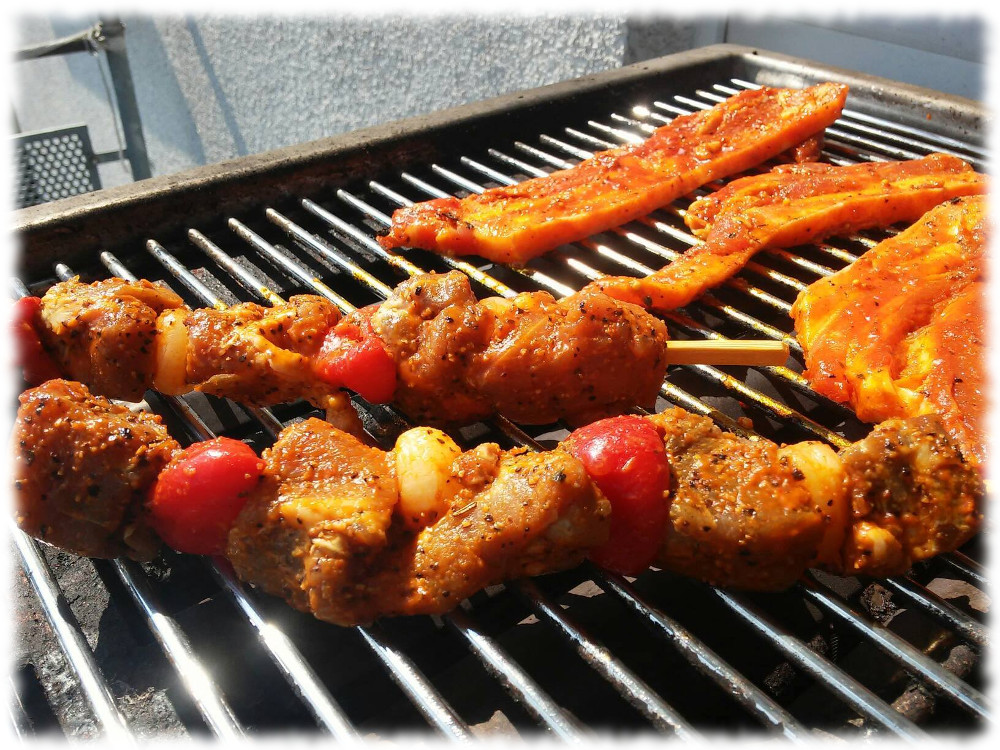 Grillgut, mariniert und fettig (Bauch etc.)