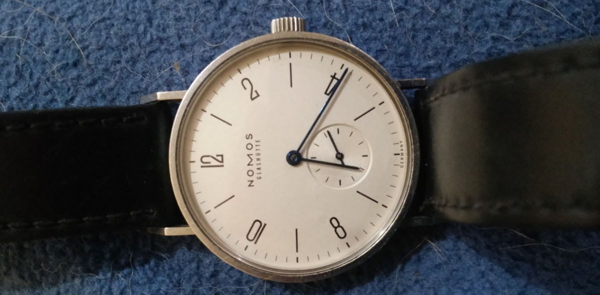 Uhr: Nomos Tangente