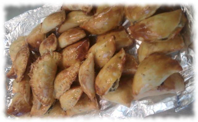 Fertig gebackene Teigtaschen.