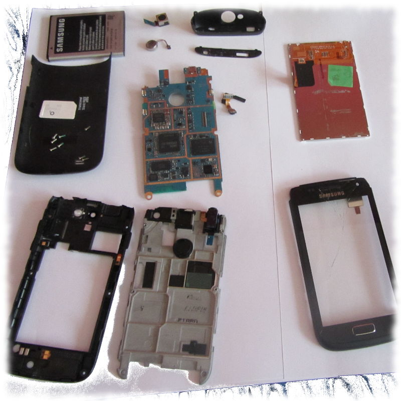 Telephon zerlegt.
